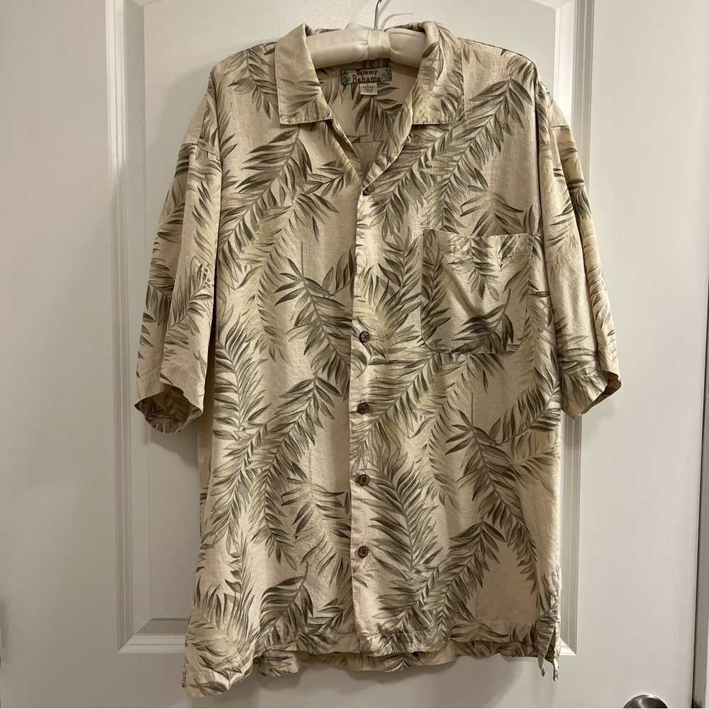 VTG Tommy Bahama Mens Size L Beige Green Silk Hawaiian Shirt Palm Trees